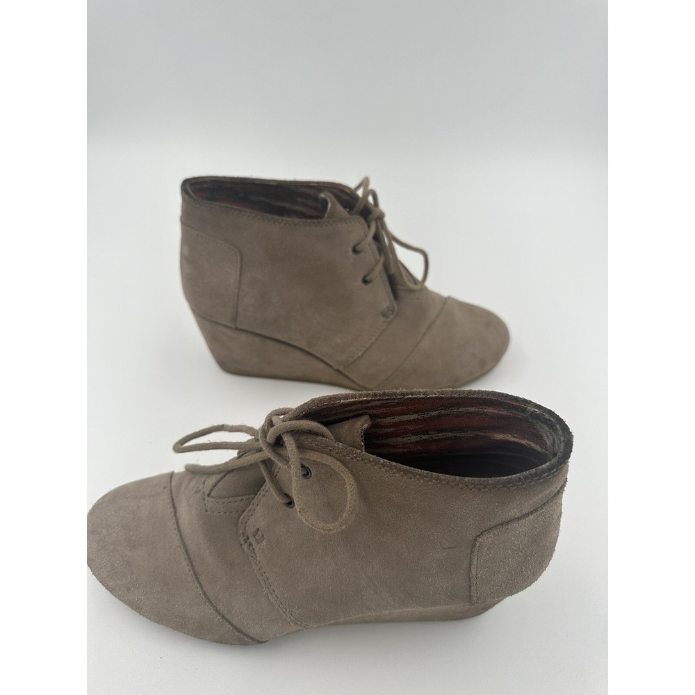 Toms Women's Wedge Booties Sz 9.5 Tan Suede Lace Up Boho Chic Ankle Boots Casual